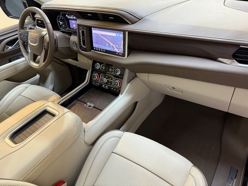 Used 2021 GMC Yukon Denali w/ Denali Premium Package image 50