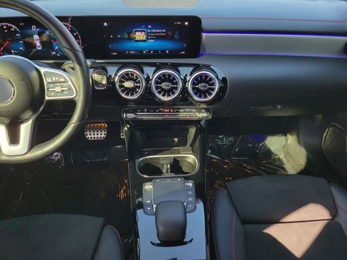 Used 2022 Mercedes-Benz CLA 250 image 12