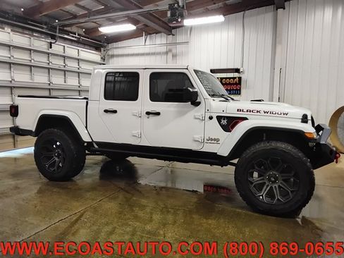 Used 2021 Jeep Gladiator Overland w/ Popular Equipment Package AWD/4WD image 2