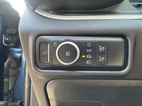 Used 2020 Ford Explorer XLT w/ Equipment Group 202A image 25