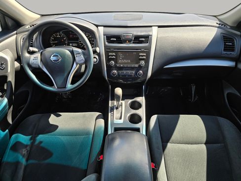 Used 2015 Nissan Altima 2.5 S w/ Power Driver Seat Package FWD image 2