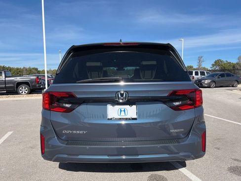 Used 2026 Honda Odyssey Touring image 5