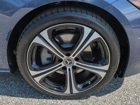 Used 2025 Mercedes-Benz C 300 Sedan image 11
