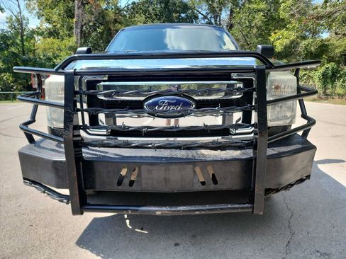 Used 2014 Ford F250 Lariat w/ Lariat Interior Package image 2