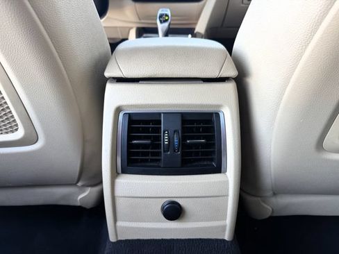 Used 2017 BMW 330i Sedan RWD image 16