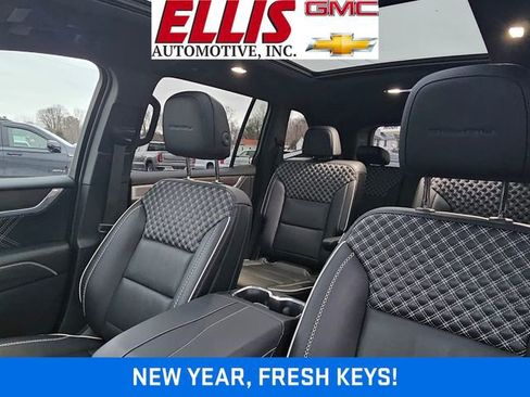 Used 2024 GMC Acadia Denali w/ Super Cruise Package image 12