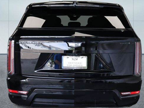 Certified 2025 Cadillac Escalade IQ Sport 2 w/ LPO, ONYX Package AWD/4WD image 19