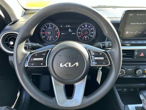 Certified 2023 Kia Forte LXS image 18