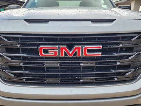 New 2026 GMC Sierra 1500 Elevation image 10