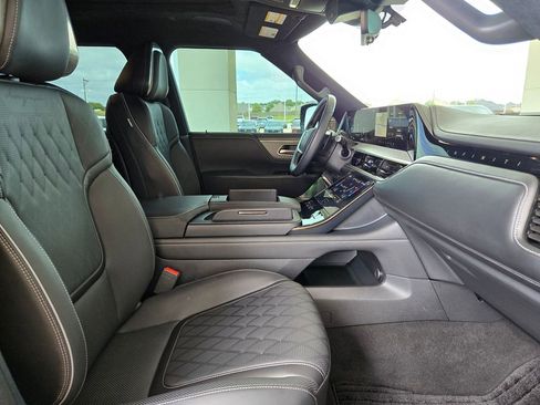 Used 2025 INFINITI QX80 Autograph AWD/4WD image 29