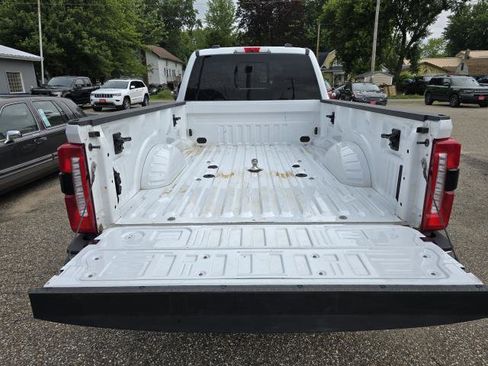 Used 2023 Ford F350 Lariat image 31