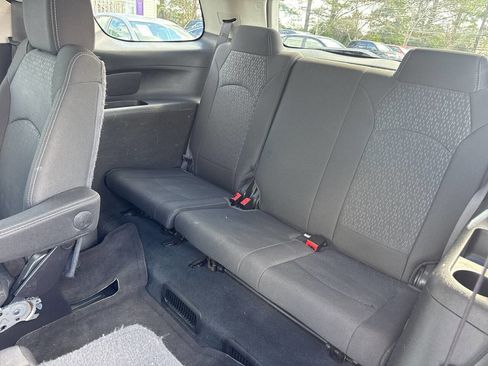 Used 2016 GMC Acadia SLE FWD image 12