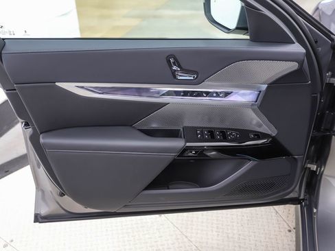 New 2026 BMW 740i xDrive image 9