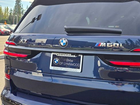 New 2026 BMW X7 M60i image 16