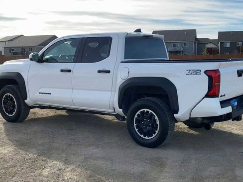 Used 2024 Toyota Tacoma TRD Off-Road image 6