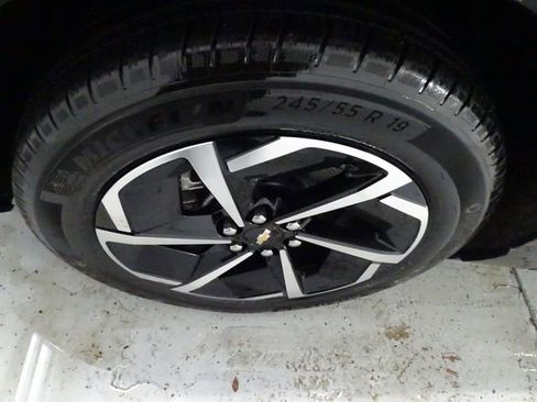 Used 2025 Chevrolet Equinox EV LT image 22