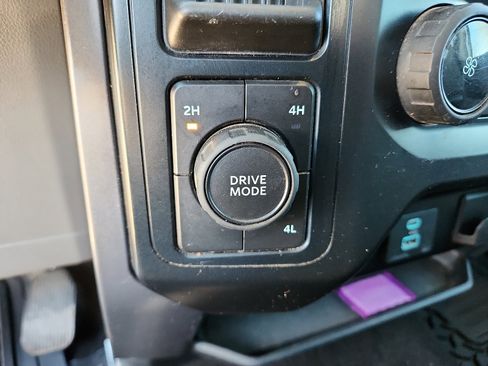 Used 2023 Ford F150 XLT image 19