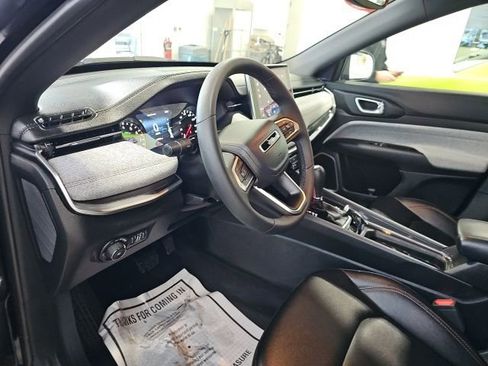 Certified 2024 Jeep Compass Latitude image 13