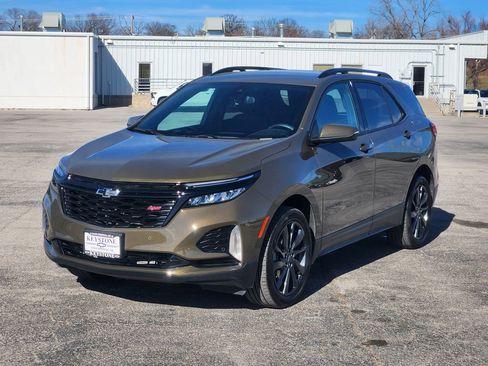 Used 2024 Chevrolet Equinox RS w/ RS Leather Package image 3