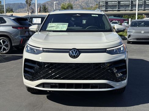 New 2026 Volkswagen Tiguan SEL R-Line image 2