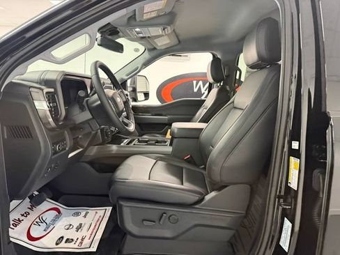 New 2026 Ford F250 Lariat w/ Black Appearance Package AWD/4WD image 8