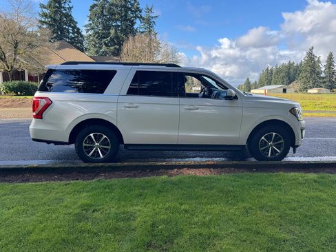 Used 2018 Ford Expedition Max XLT image 6