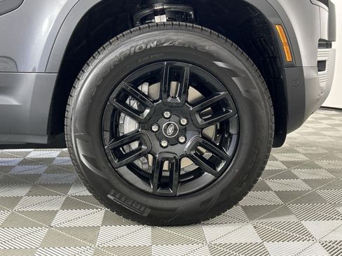 New 2025 Land Rover Defender 110 S image 36