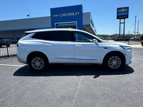Used 2024 Buick Enclave Essence FWD image 5