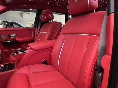 Used 2024 Rolls-Royce Phantom Sedan image 11