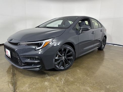 Used 2025 Toyota Corolla SE w/ SE Premium Package AWD/4WD image 1