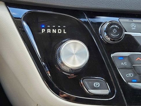 Used 2023 Chrysler Voyager LX image 24