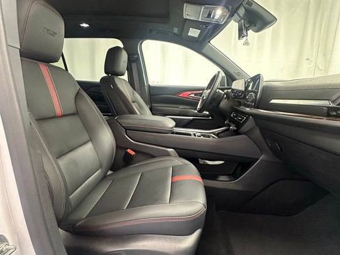 Used 2024 Chevrolet Traverse RS image 21