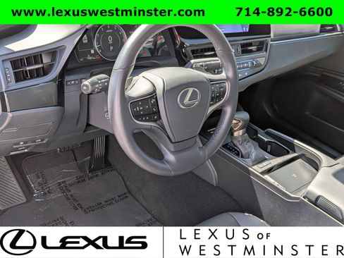 Used 2025 Lexus ES 350 w/ Premium Package FWD image 17