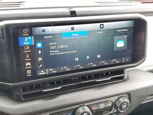 Used 2025 Jeep Wrangler Sport image 31