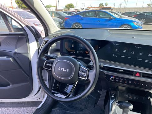 Used 2024 Kia Sorento S image 37