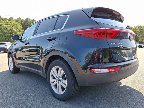 Used 2019 Kia Sportage LX image 4