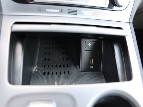Used 2023 Hyundai Kona Limited w/ Cargo Package FWD image 27