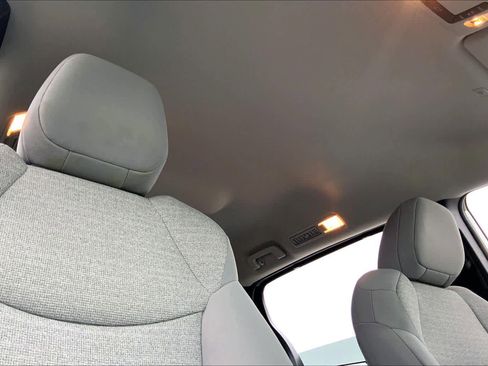 Used 2026 Toyota Sienna LE FWD image 14