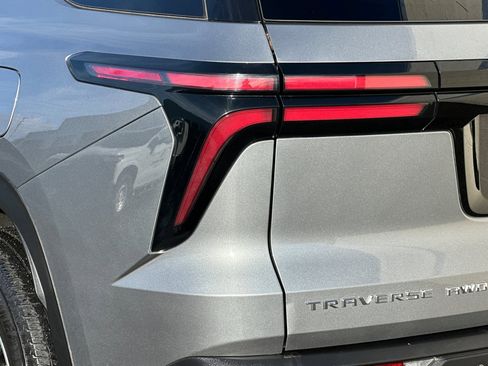 Certified 2024 Chevrolet Traverse LT image 38