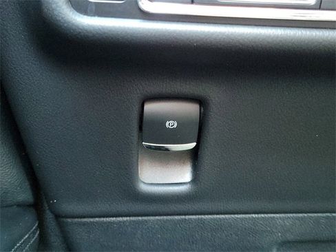 Certified 2023 Lincoln Nautilus AWD w/ Premium Package image 26