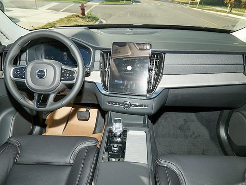 New 2026 Volvo XC90 B5 Ultra w/ Protection Package image 27