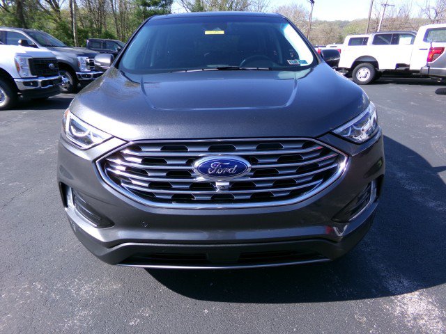 Used 2019 Ford Edge Titanium w/ Equipment Group 301A AWD/4WD image 3