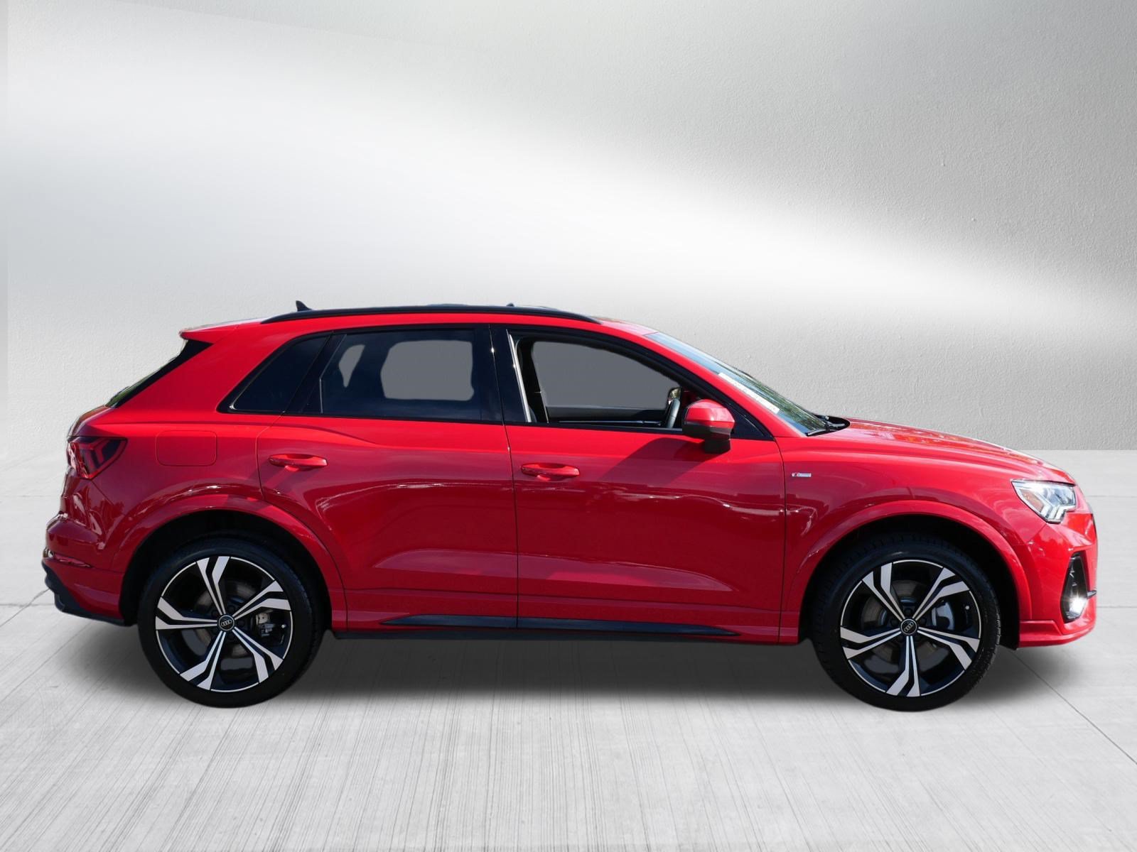 Used 2023 Audi Q3 2.0T Premium Plus w/ Premium Plus Package AWD/4WD image 8