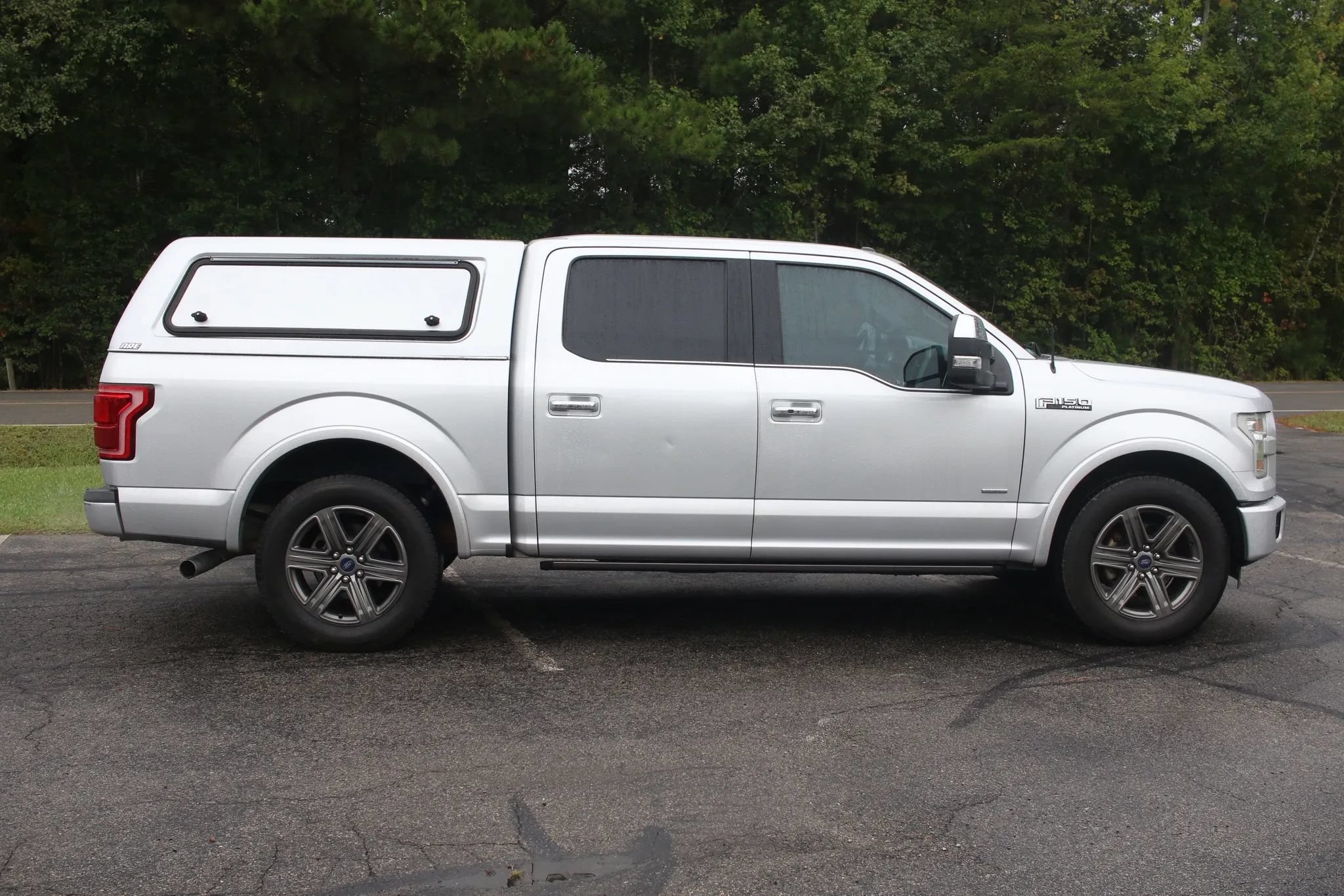 Used 2015 Ford F150 Platinum w/ Equipment Group 701A Luxury RWD image 5