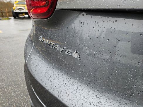 Used 2019 Hyundai Santa Fe SE image 10