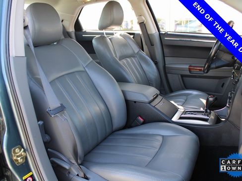 Used 2005 Chrysler 300 C w/ Navigation & Sound Group II image 23