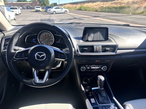 Used 2017 MAZDA MAZDA3 Grand Touring FWD image 7
