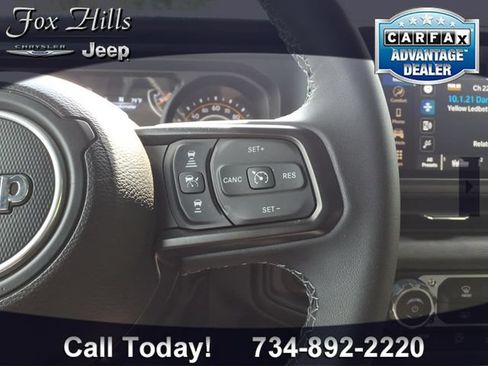 Used 2025 Jeep Wrangler Sport AWD/4WD image 16