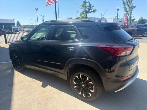Used 2023 Chevrolet TrailBlazer LT w/ Convenience Package FWD image 4