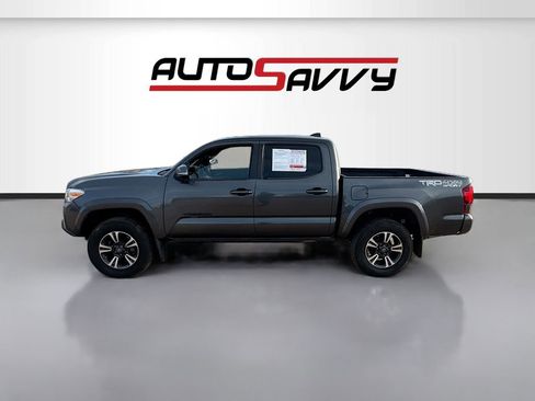 Used 2019 Toyota Tacoma TRD Sport AWD/4WD image 4